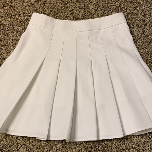 SHEIN white tennis skirt - Picture 5 of 5